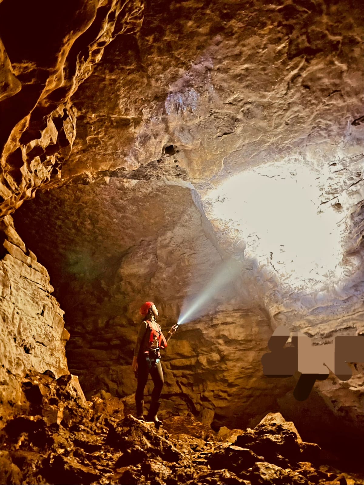 Simfoni Alam: Nafas Gunung & Bisik Goa